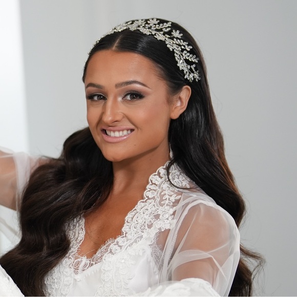 ELIANNA Swarovski Wedding Luxurious Headband - Picture 2 of 3